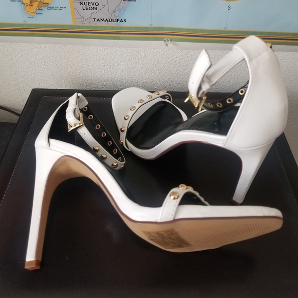 Forever 21 white and gold strap heels - Picture 4 of 4